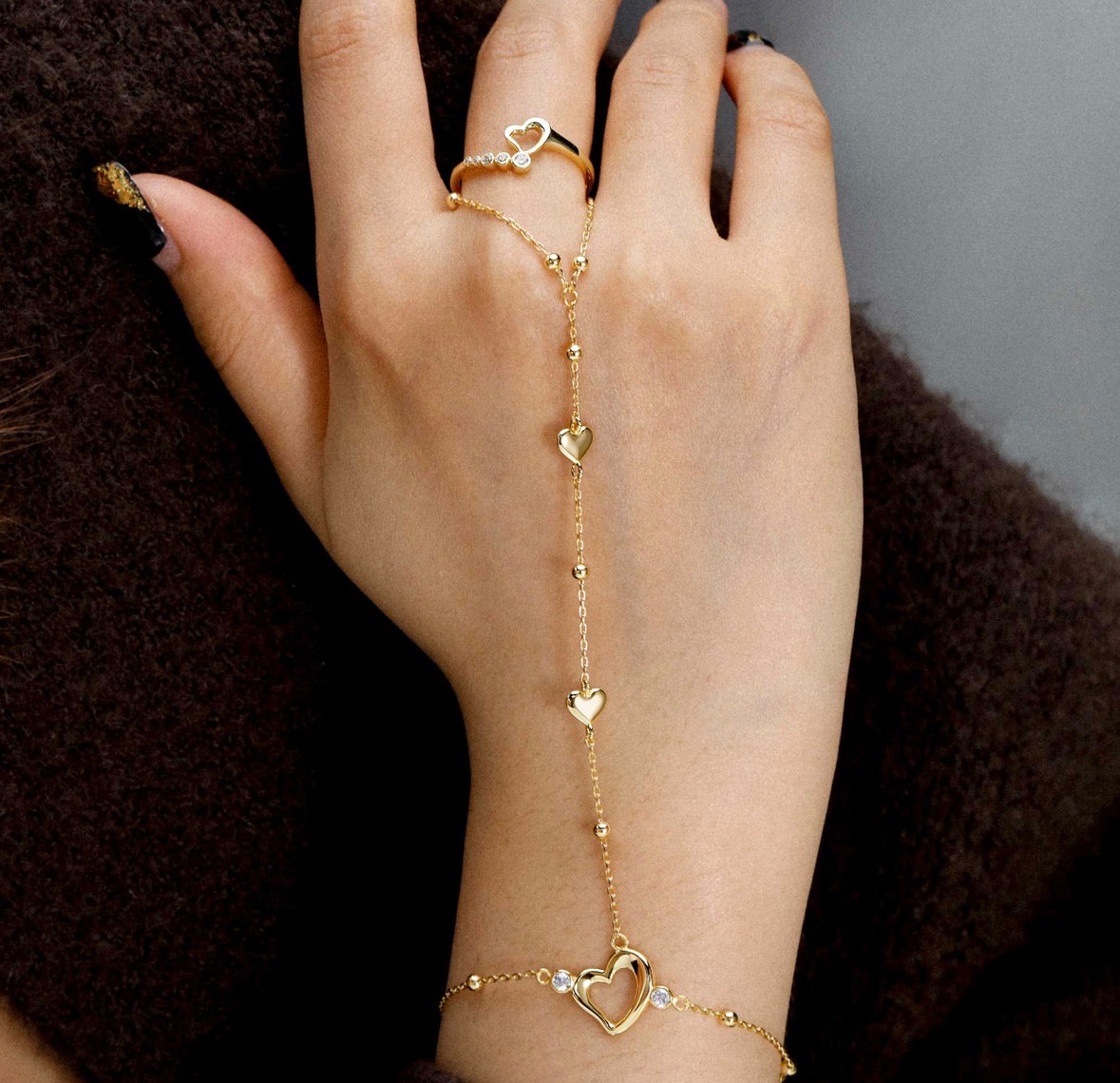 Aria Heart Hand Chain